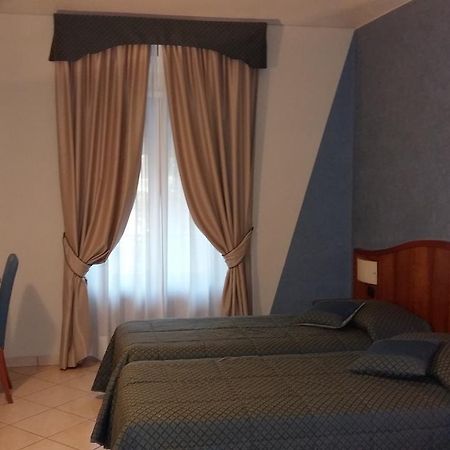 Hotel Cavour Asti Exterior photo