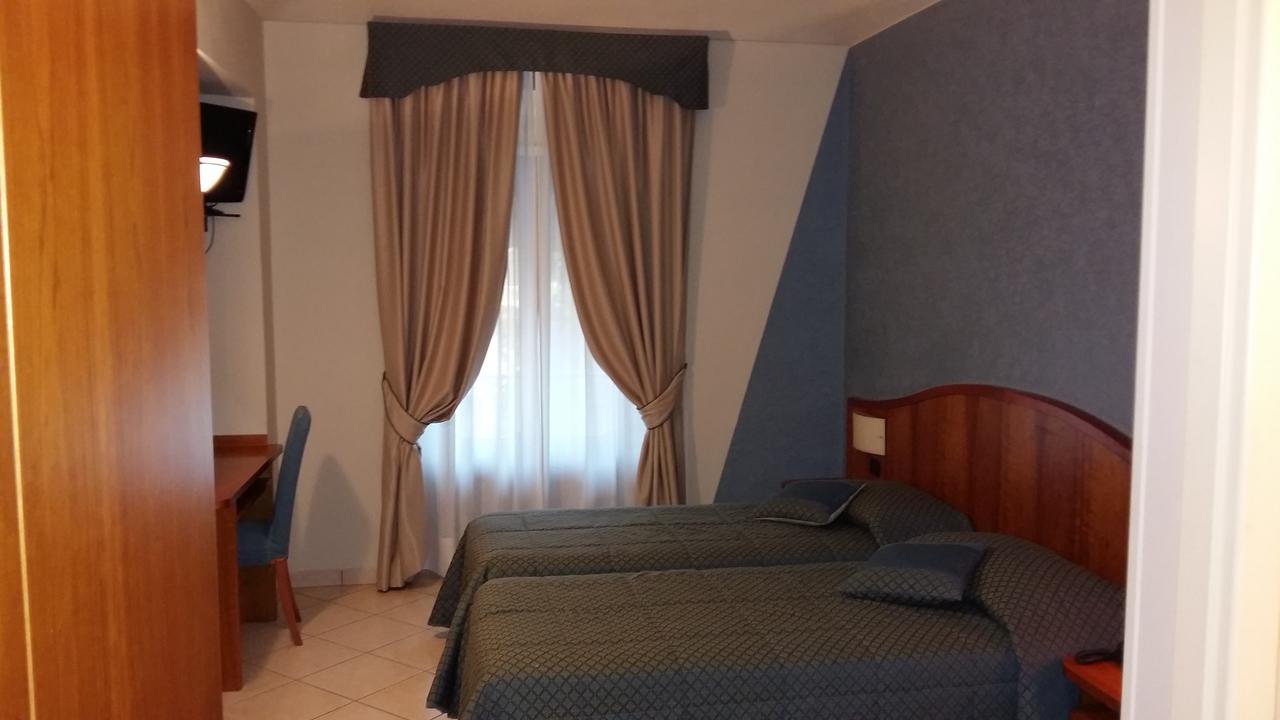 Hotel Cavour Asti Exterior photo