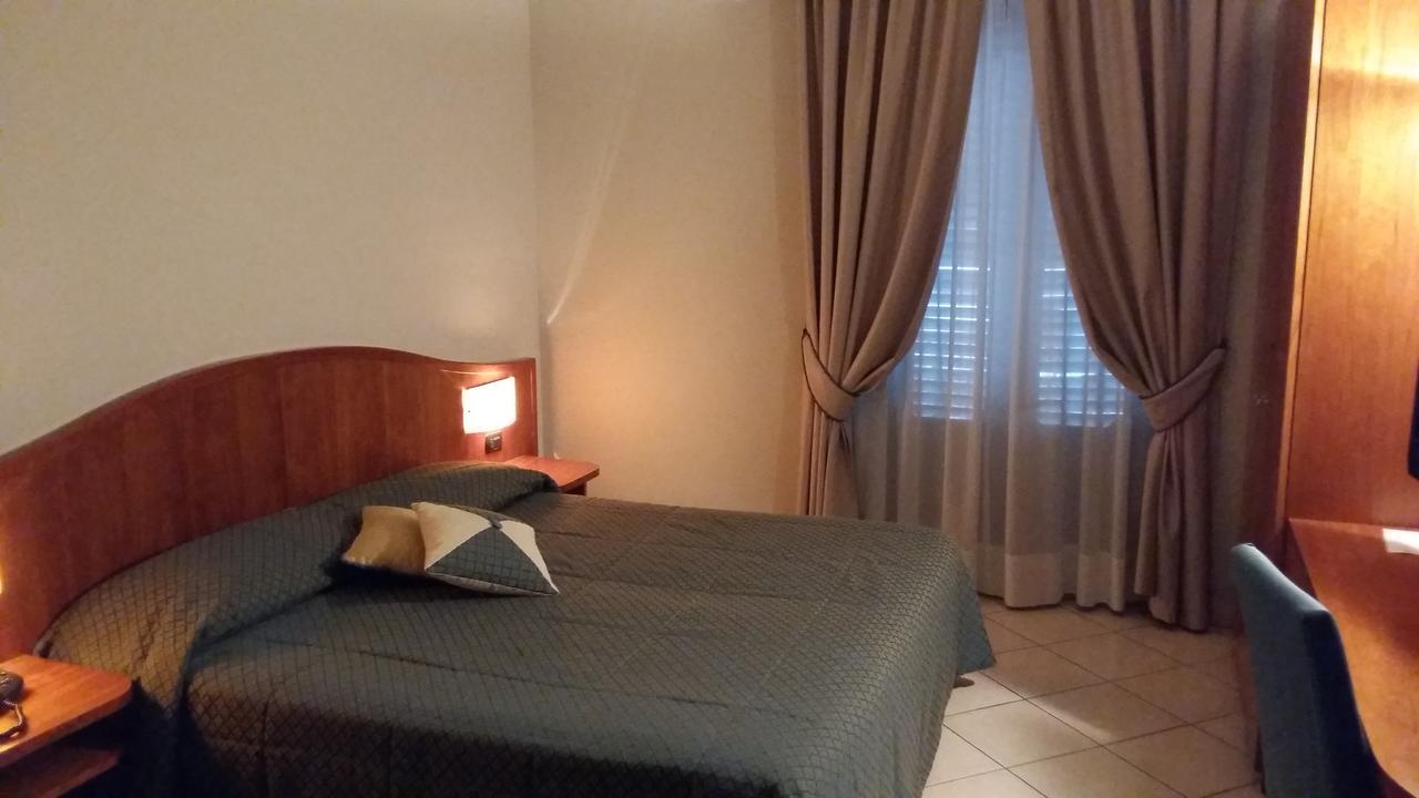 Hotel Cavour Asti Exterior photo