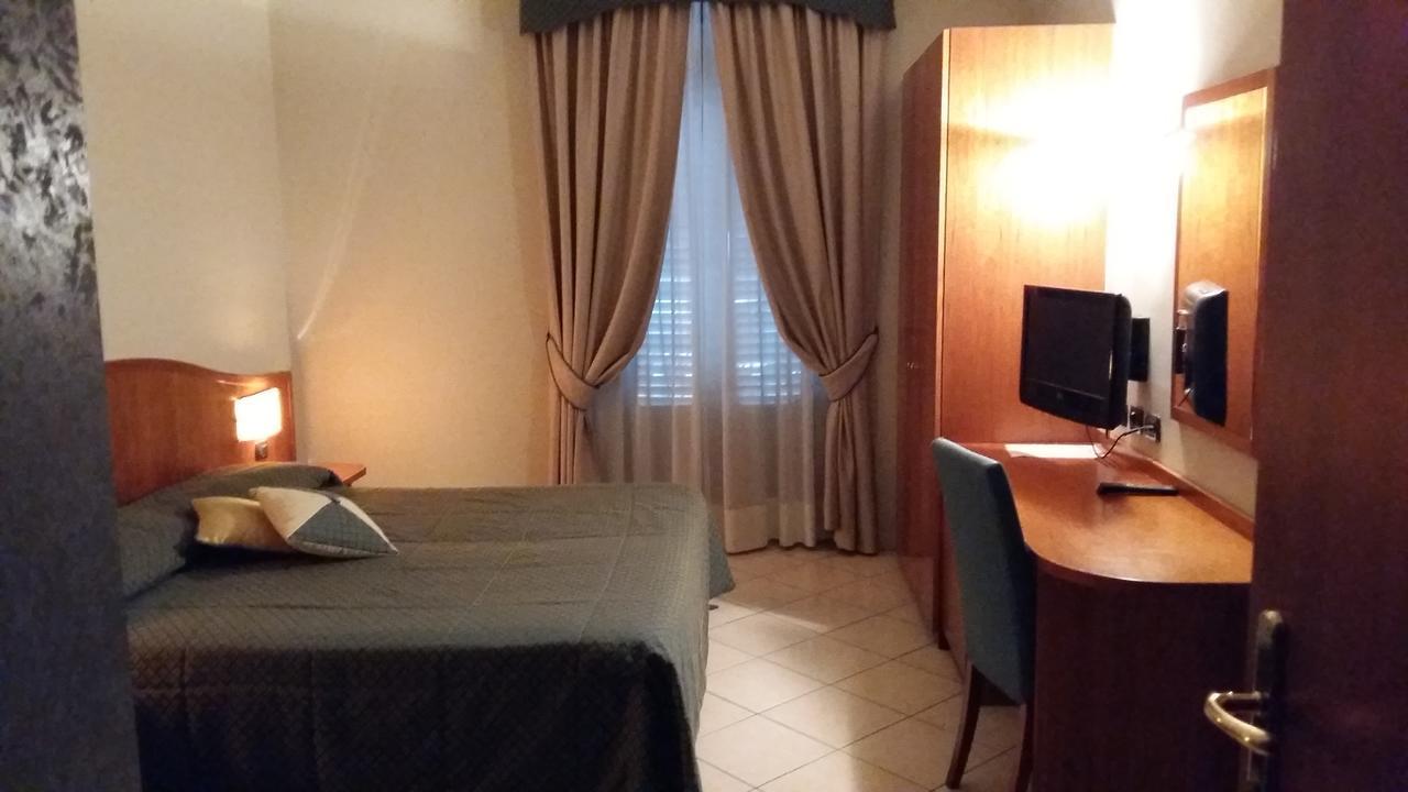 Hotel Cavour Asti Exterior photo
