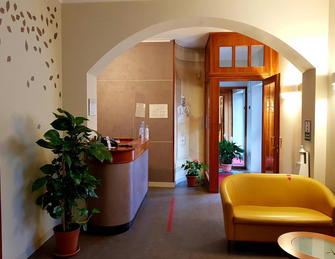 Hotel Cavour Asti Exterior photo