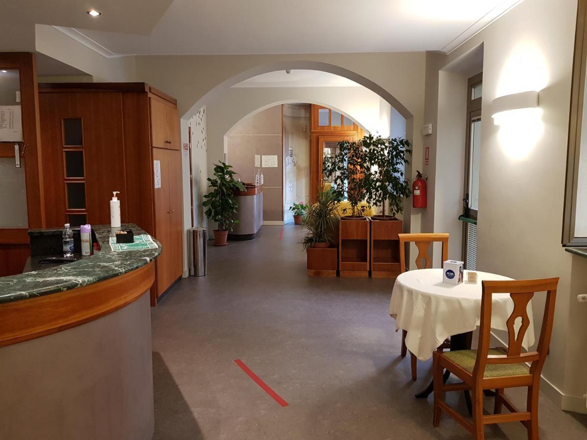 Hotel Cavour Asti Exterior photo